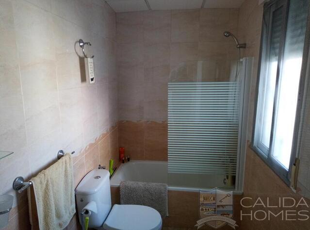 Villa Pear: Resale Villa for Sale in Zurgena, Almería