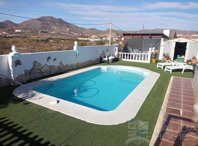 Villa Pear: Herverkoop Villa te Koop in Zurgena, Almería