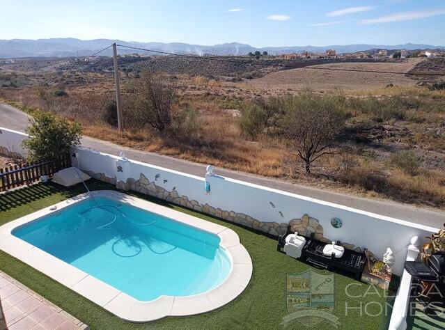 Villa Pear: Resale Villa for Sale in Zurgena, Almería