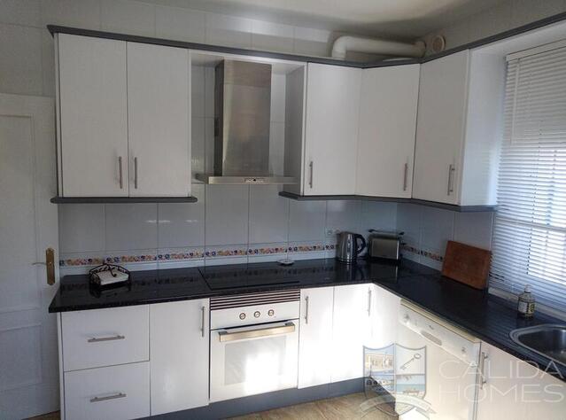 Villa Pear: Resale Villa for Sale in Zurgena, Almería