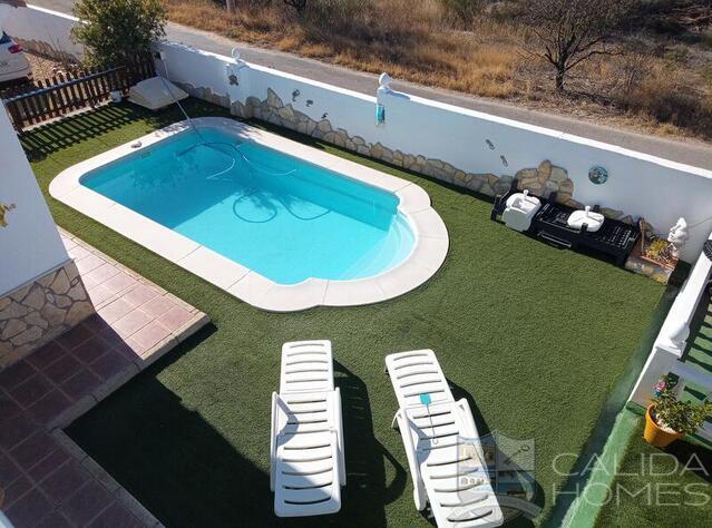Villa Pear: Resale Villa for Sale in Zurgena, Almería
