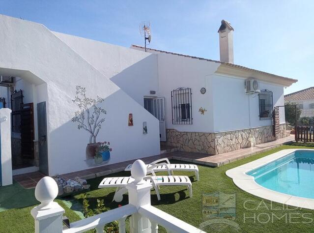 Villa Pear: Herverkoop Villa te Koop in Zurgena, Almería