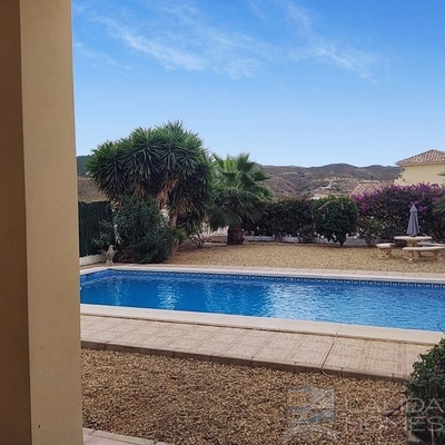 Villa Pearl : Resale Villa in Arboleas, Almería