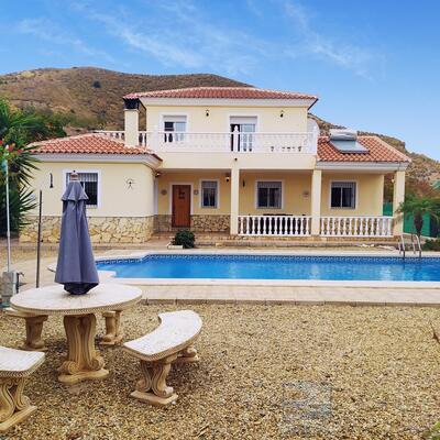 Villa Pearl : Resale Villa in Arboleas, Almería