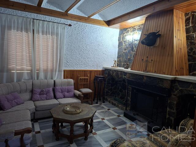 Villa Peral : Resale Villa for Sale in Cullar, Granada