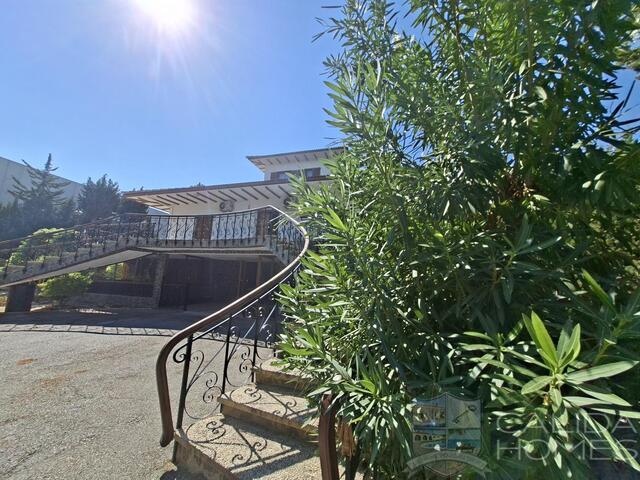 Villa Peral : Resale Villa for Sale in Cullar, Granada