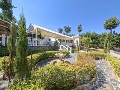 Villa Peral : Resale Villa in Cullar, Granada
