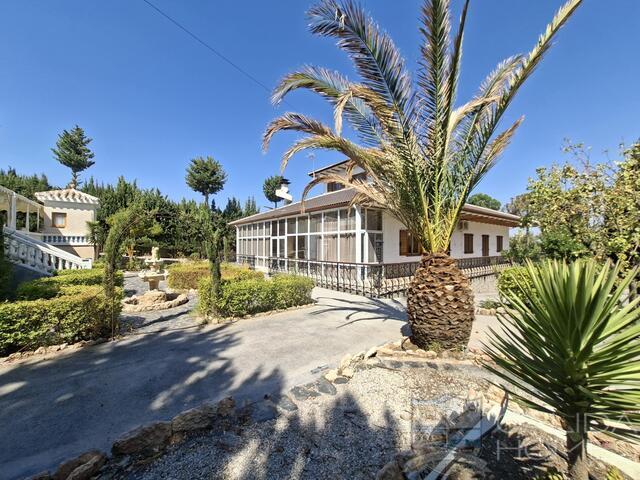 Villa Peral : Resale Villa for Sale in Cullar, Granada