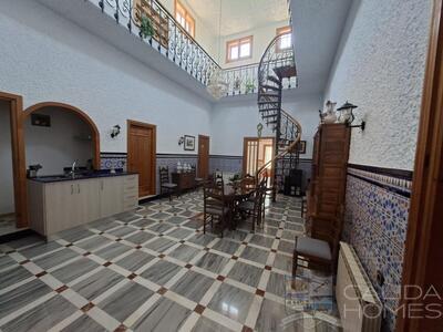 Villa Peral : Resale Villa in Cullar, Granada