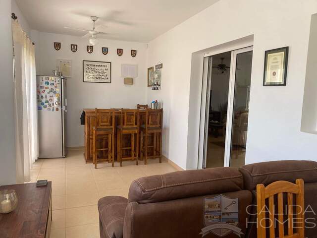 Villa Perfecto: Resale Villa for Sale in Arboleas, Almería