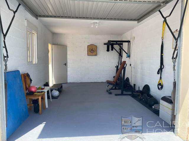 Villa Perfecto: Resale Villa for Sale in Arboleas, Almería