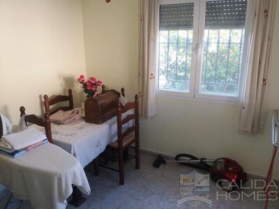 VILLA PETUINA: Resale Villa in Arboleas, Almería