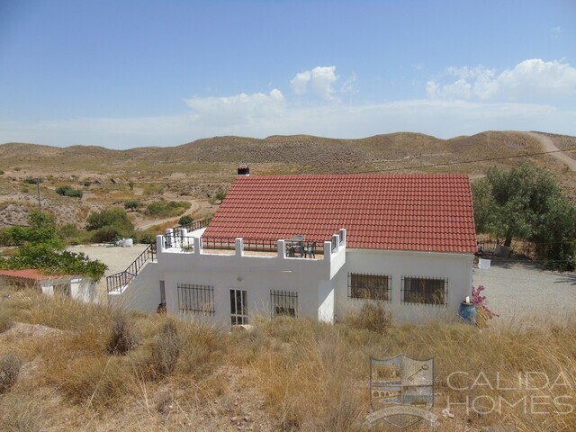 Villa Pino: Herverkoop Villa te Koop in Albox, Almería