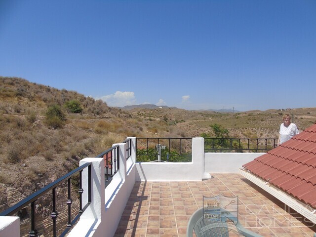 Villa Pino: Herverkoop Villa te Koop in Albox, Almería