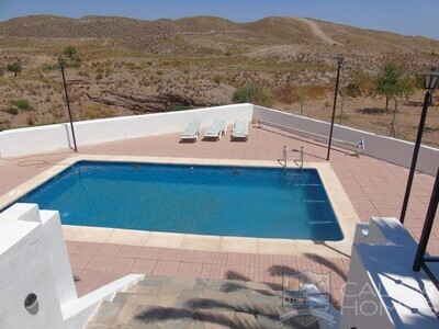 Villa Pino: Resale Villa in Albox, Almería