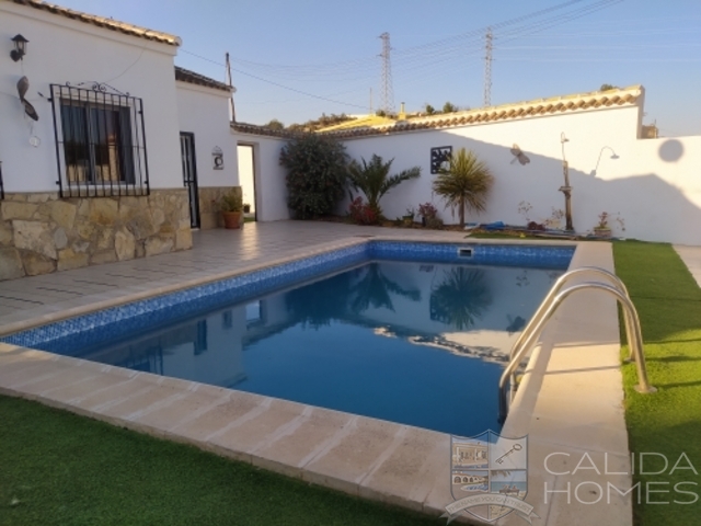 Villa Pomelo : Herverkoop Villa te Koop in Arboleas, Almería