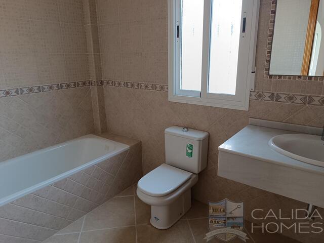 Villa Poppy : Resale Villa for Sale in Arboleas, Almería