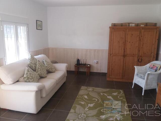 VILLA POPPY: Resale Villa for Sale in Arboleas, Almería