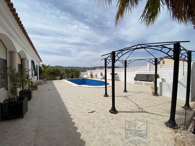 Villa Prado: Resale Villa in Arboleas, Almería