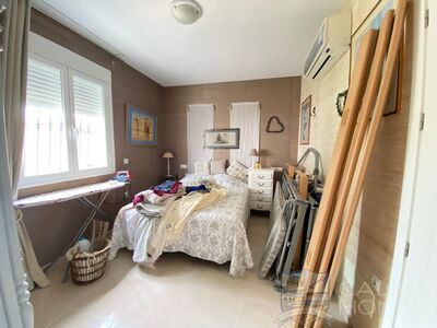 Villa Prado: Resale Villa in Arboleas, Almería