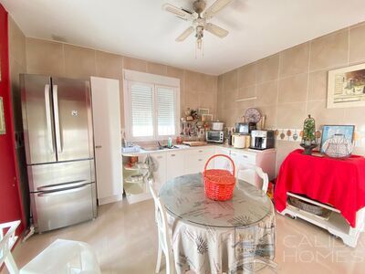 Villa Prado: Resale Villa in Arboleas, Almería