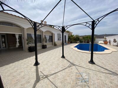 Villa Prado: Resale Villa in Arboleas, Almería