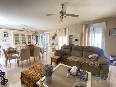 Villa Prado: Resale Villa in Arboleas, Almería