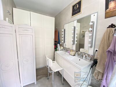 Villa Prado: Resale Villa in Arboleas, Almería