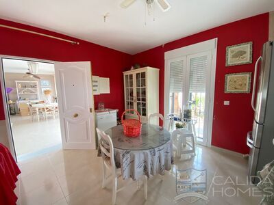 Villa Prado: Resale Villa in Arboleas, Almería