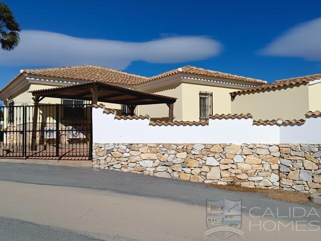 Villa Primrose: Resale Villa for Sale in Arboleas, Almería