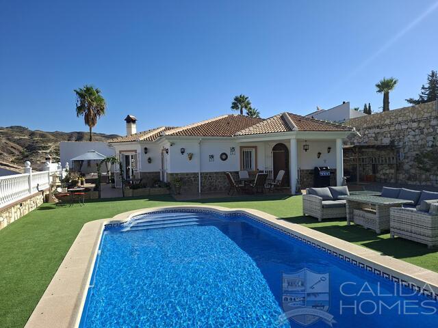 Villa Puerta de Luna : Resale Villa for Sale in Arboleas, Almería