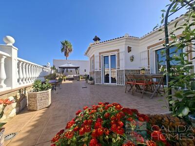 Villa Puerta de Luna : Resale Villa in Arboleas, Almería