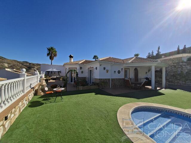 Villa Puerta de Luna : Resale Villa for Sale in Arboleas, Almería
