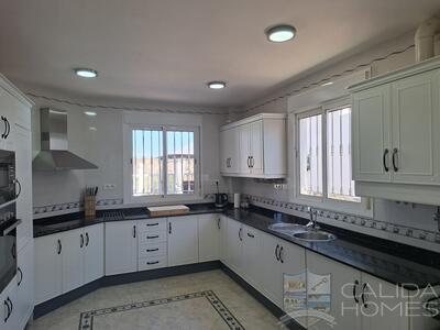 Villa Puerta de Luna : Resale Villa in Arboleas, Almería