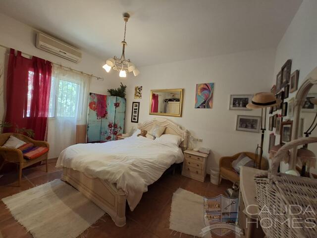 Villa Pura : Resale Villa for Sale in Arboleas, Almería