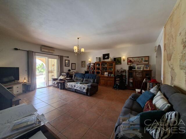 Villa Pura : Resale Villa for Sale in Arboleas, Almería