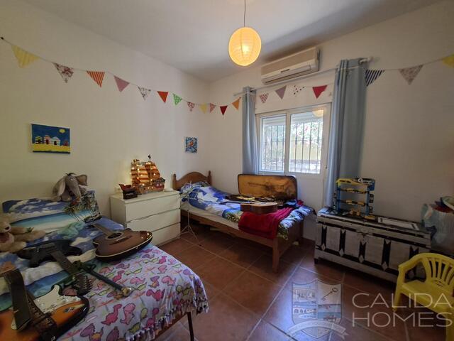 Villa Pura : Resale Villa for Sale in Arboleas, Almería