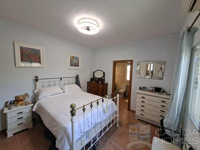 Villa Pura : Resale Villa for Sale in Arboleas, Almería