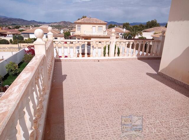 Villa Retiro: Resale Villa for Sale in Arboleas, Almería