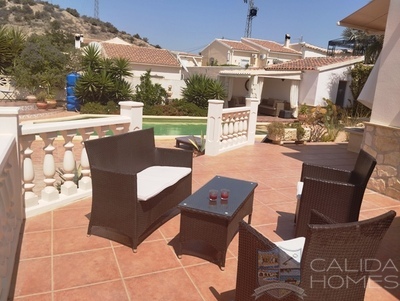 Villa Retreat: Resale Villa in Arboleas, Almería