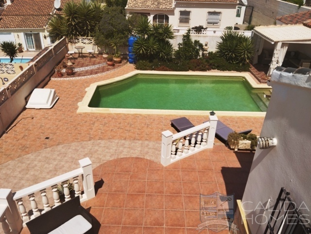 Villa Retreat: Resale Villa for Sale in Arboleas, Almería