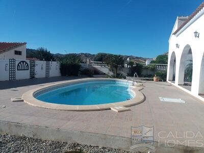 Villa Rhiane : Resale Villa in Arboleas, Almería