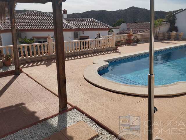 Villa Rico : Herverkoop Villa te Koop in Arboleas, Almería