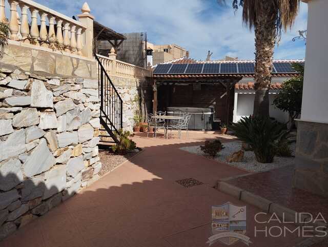 Villa Rico : Herverkoop Villa te Koop in Arboleas, Almería