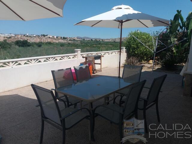 Villa Rochelle : Resale Villa for Sale in Arboleas , Almería