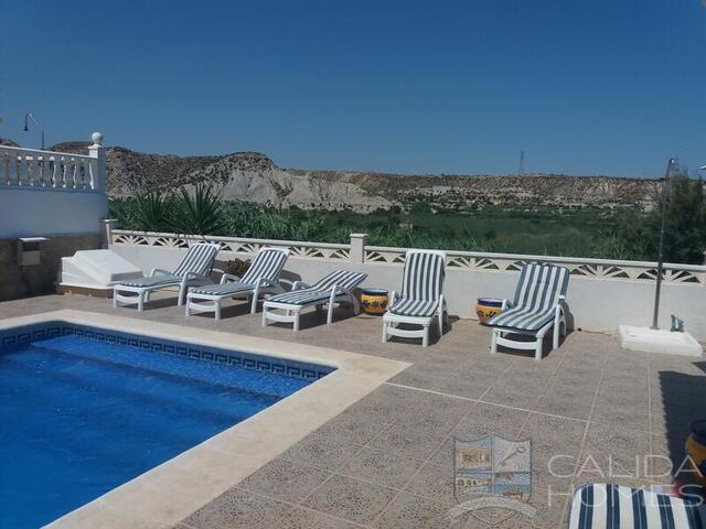 Villa Rochelle : Resale Villa for Sale in Arboleas , Almería