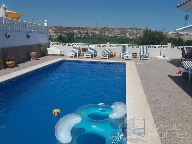 Villa Rochelle : Resale Villa for Sale in Arboleas , Almería