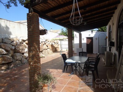 VILLA ROCO: Resale Villa in Albanchez, Almería