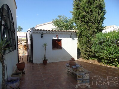 VILLA ROCO: Resale Villa in Albanchez, Almería