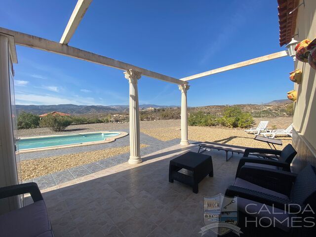 Villa Romana: Resale Villa for Sale in Cantoria, Almería